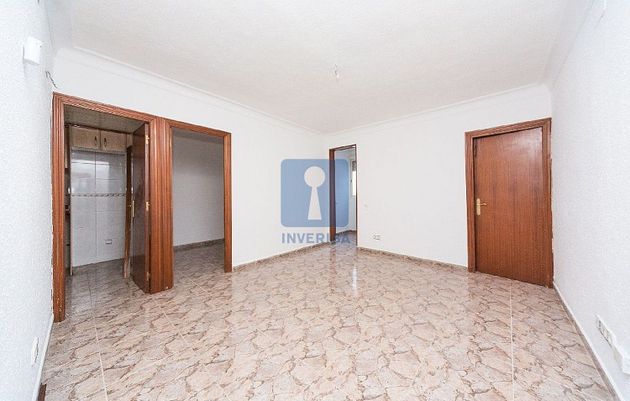 Foto 1 de Venta de piso en Can Vidalet de 3 habitaciones y 52 m²