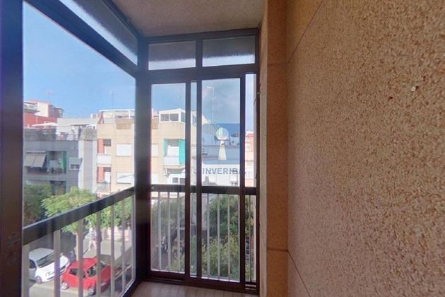 Foto 2 de Pis en venda a Gavarra de 3 habitacions amb balcó