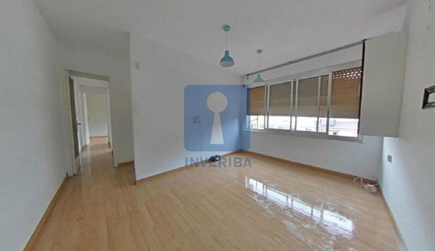 Foto 1 de Venta de piso en El Besós i el Maresme de 2 habitaciones y 57 m²