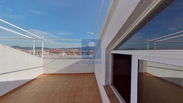 Foto 1 de Piso en venta en Sant Vicenç dels Horts de 4 habitaciones con terraza y balcón