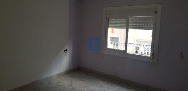 Foto 1 de Venta de piso en Can Borrell - La Plana de Lledó de 3 habitaciones y 76 m²