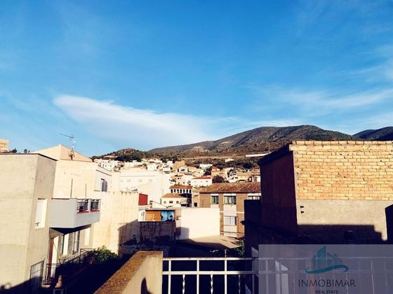 Foto 2 de Chalet en venta en Vélez de Benaudalla de 6 habitaciones con terraza y balcón
