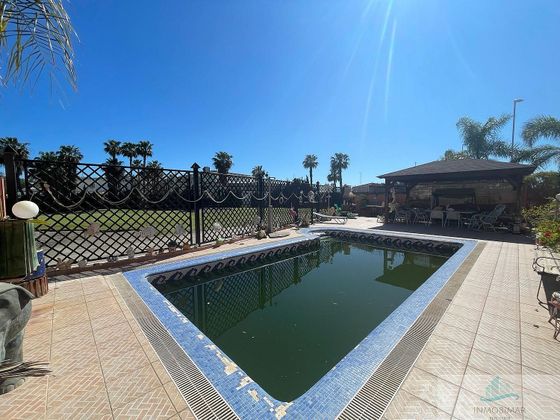 Foto 2 de Casa en venda a Playa de Granada de 5 habitacions amb terrassa i piscina