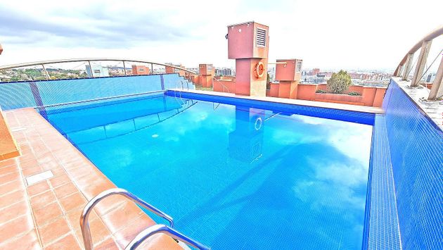 Foto 2 de Dúplex en venda a Sant Just Desvern de 3 habitacions amb piscina i jardí