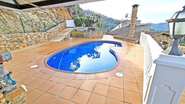 Foto 1 de Xalet en venda a Sant Fost de Campsentelles de 4 habitacions amb terrassa i piscina