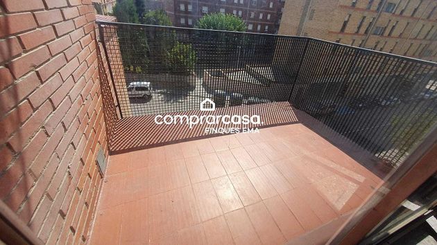 Foto 2 de Pis en venda a Estadi-Horta Vermella-Santa Anna de 4 habitacions amb garatge i balcó