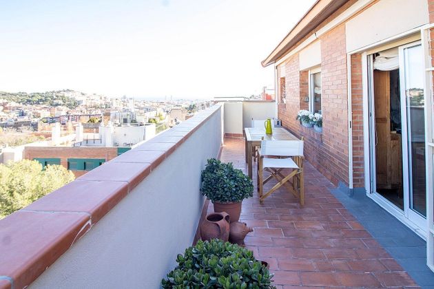 Foto 1 de Àtic en venda a Vallcarca i els Penitents de 2 habitacions amb terrassa i balcó