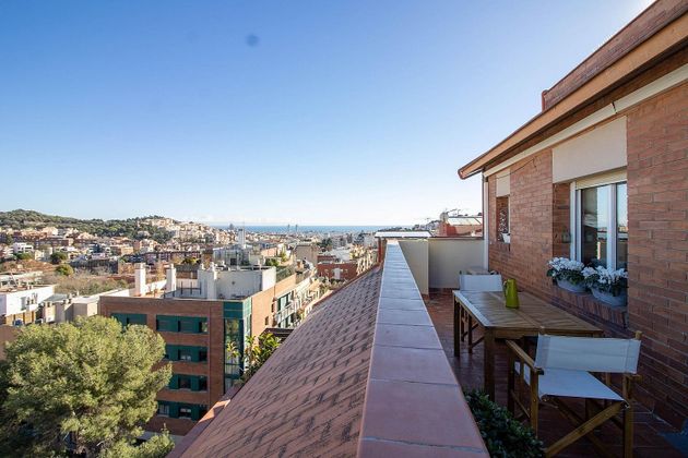 Foto 2 de Àtic en venda a Vallcarca i els Penitents de 2 habitacions amb terrassa i balcó