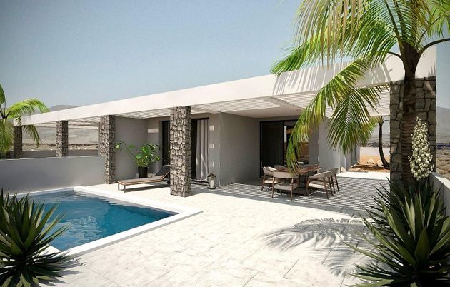 Foto 2 de Casa en venta en Caleta de Fuste de 3 habitaciones con piscina
