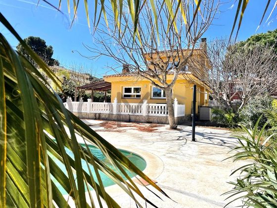 Foto 1 de Chalet en venta en Cap Salou de 5 habitaciones con terraza y piscina