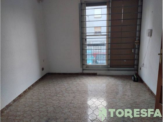 Foto 1 de Venta de piso en Poble Nou - Torreromeu - Can Roqueta de 4 habitaciones con ascensor