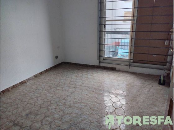 Foto 2 de Venta de piso en Poble Nou - Torreromeu - Can Roqueta de 4 habitaciones con ascensor