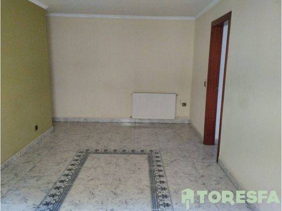 Foto 2 de Venta de piso en Can Borrell - La Plana de Lledó de 3 habitaciones con calefacción