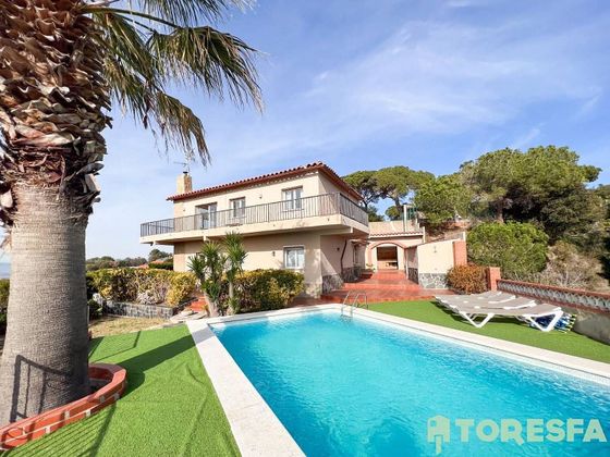 Foto 2 de Venta de casa en Vilanova del Vallès de 5 habitaciones con terraza y piscina