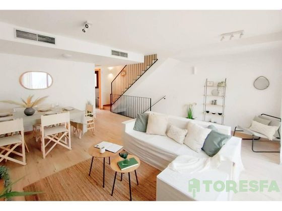 Foto 1 de Casa en venta en La Pineda de 3 habitaciones con terraza y piscina