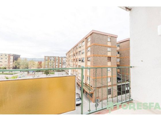 Foto 1 de Venta de piso en Montornès del Vallès de 2 habitaciones con balcón