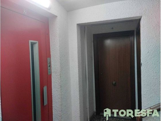 Foto 2 de Piso en venta en Llagosta, La de 3 habitaciones con ascensor