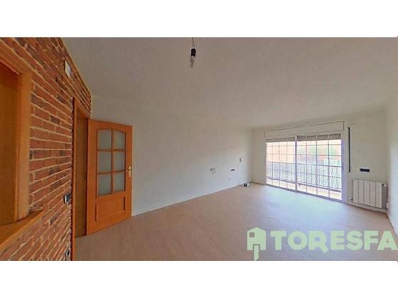 Foto 1 de Venta de piso en Can Borrell - La Plana de Lledó de 3 habitaciones con terraza y balcón