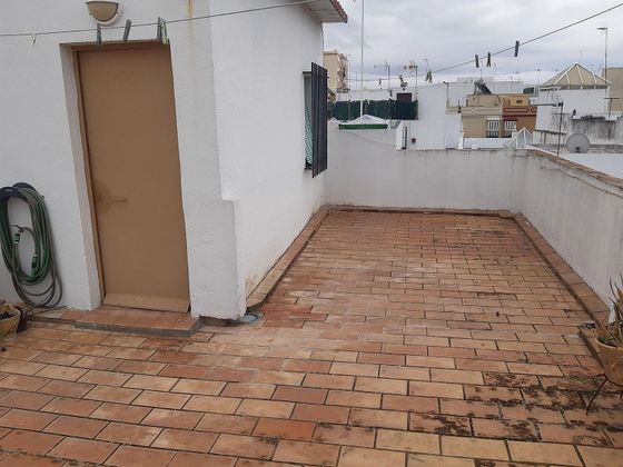 Foto 1 de Casa en venda a Puerto Real de 3 habitacions amb balcó