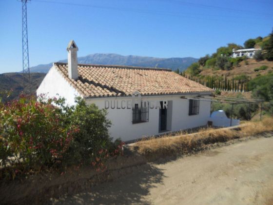 Foto 1 de Casa rural en venda a Sayalonga de 5 habitacions amb terrassa i piscina