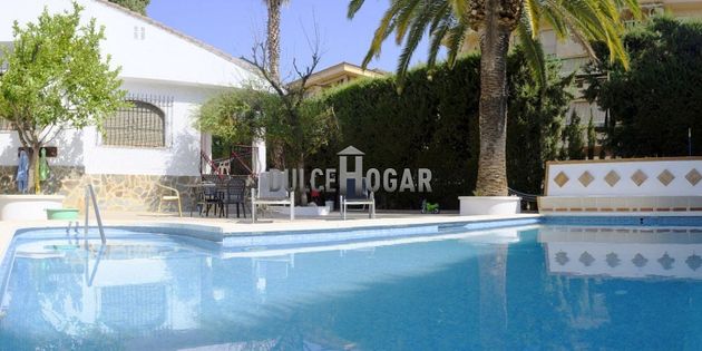 Foto 1 de Chalet en venta en Linares de 5 habitaciones con terraza y piscina