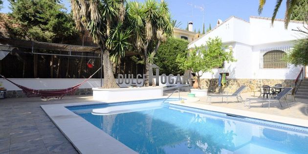 Foto 2 de Chalet en venta en Linares de 5 habitaciones con terraza y piscina