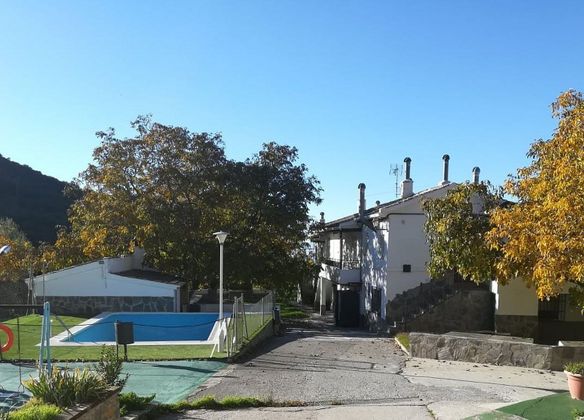 Foto 1 de Edificio en venta en Guejar Sierra con piscina