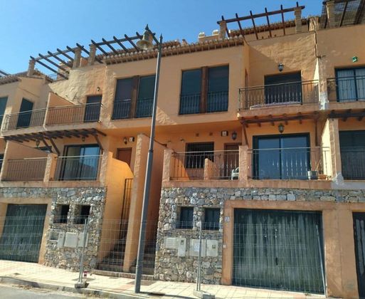Foto 1 de Casa adossada en venda a Almuñecar de 3 habitacions amb piscina i garatge