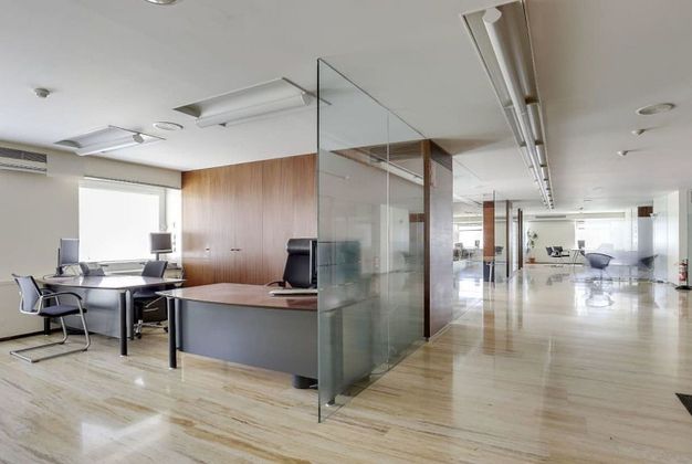 Foto 1 de Oficina en venda a Ensanche - Diputación amb garatge i ascensor
