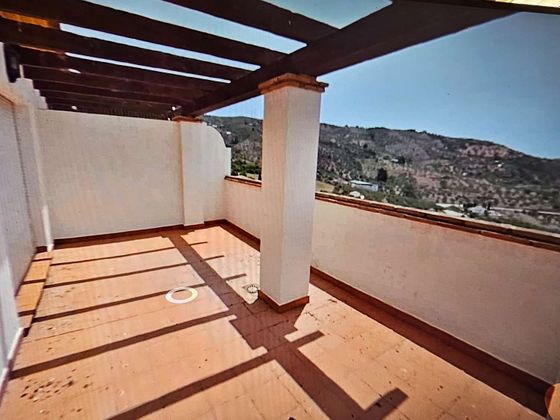 Foto 2 de Piso en venta en Alcaucín de 3 habitaciones con terraza
