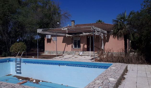 Foto 2 de Venta de casa en Marchena de 2 habitaciones con piscina