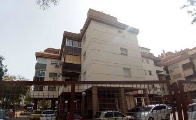 Foto 2 de Piso en venta en El Cónsul - Ciudad Universitaria de 3 habitaciones con terraza y ascensor