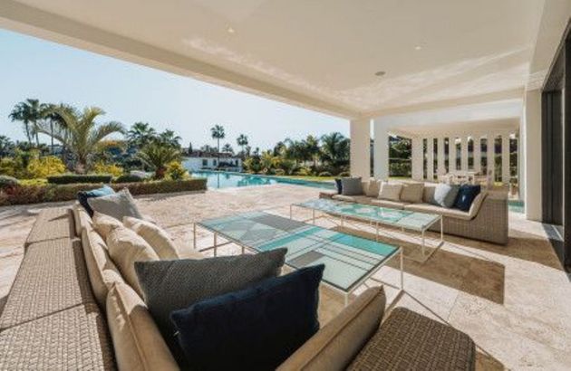 Foto 1 de Casa en venda a Los Monteros - Bahía de Marbella de 6 habitacions amb terrassa i piscina