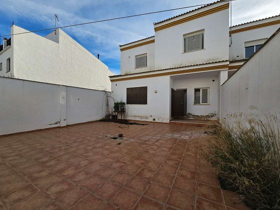 Foto 2 de Casa en venda a Campillos de 4 habitacions amb terrassa i garatge