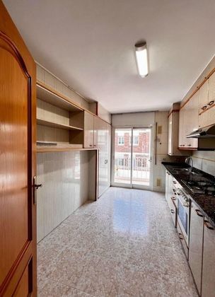 Foto 2 de Piso en venta en Valldaura - Ctra. de Cardona de 4 habitaciones con terraza y balcón