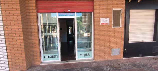 Foto 2 de Local en venta en Nueva Almería - Cortijo Grande - Vega de Acá con aire acondicionado