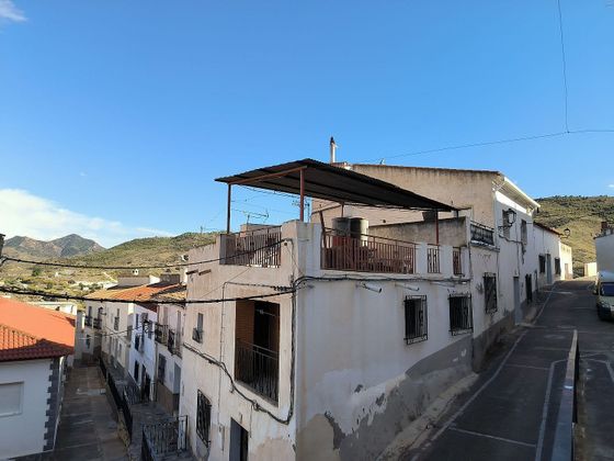 Foto 1 de Venta de casa adosada en calle Compromiso de 4 habitaciones con terraza y balcón