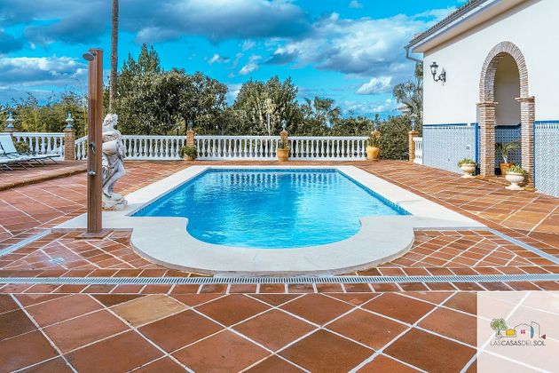 Foto 1 de Xalet en venda a Manantiales - Lagar - Cortijo de 6 habitacions amb terrassa i piscina
