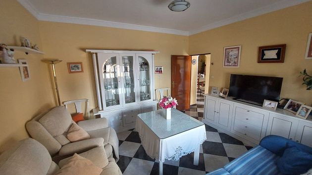 Foto 2 de Casa adossada en venda a La Paz de 3 habitacions amb terrassa i aire acondicionat