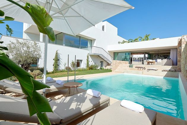 Foto 1 de Casa adossada en venda a Cala Vedella - Cala Tarida - Cala Conta de 5 habitacions amb terrassa i piscina