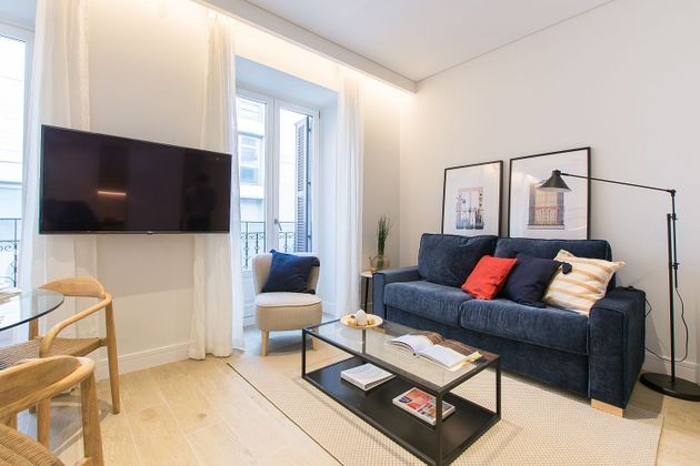 Foto 1 de Piso en alquiler en Trafalgar de 2 habitaciones con muebles y aire acondicionado