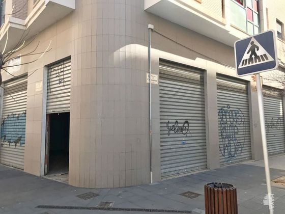 Foto 2 de Local en venda a calle Magistrat Català de 558 m²