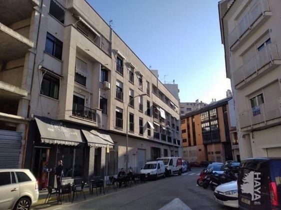 Foto 2 de Local en venda a calle Falconera de 80 m²