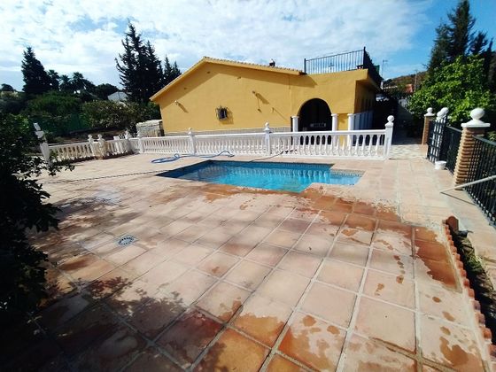 Foto 1 de Casa en venda a Campanillas de 3 habitacions amb terrassa i piscina