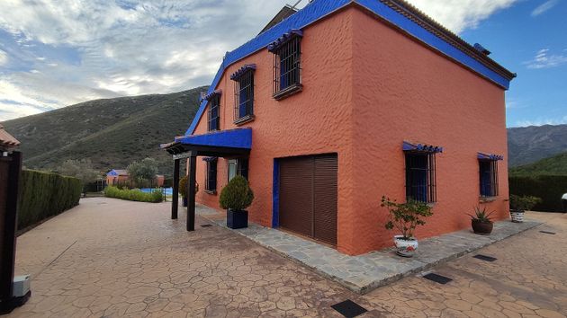 Foto 1 de Chalet en venta en Ojén de 4 habitaciones con terraza y piscina