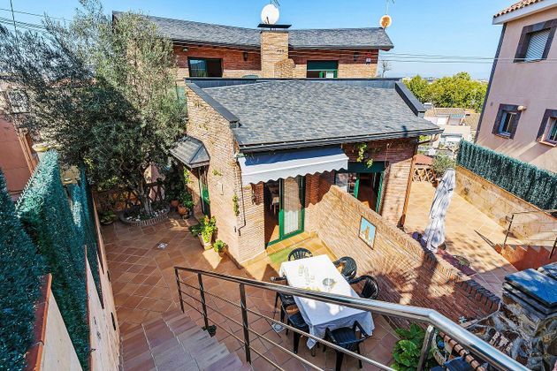 Foto 2 de Casa adossada en venda a Font Pudenta – Can Sant Joan de 4 habitacions amb terrassa i garatge