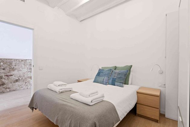 Foto 1 de Venta de piso en Vila de Gràcia de 2 habitaciones con terraza y jardín