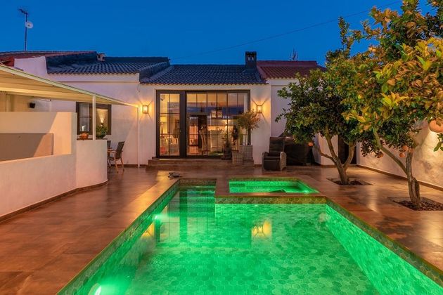 Foto 1 de Casa adossada en venda a avenida De Austria de 3 habitacions amb terrassa i piscina