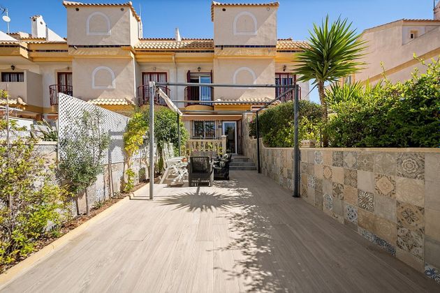 Foto 1 de Casa adossada en venda a calle Virgen de la Asunción de 3 habitacions amb terrassa i piscina