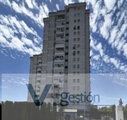 Foto 1 de Venta de piso en Pedro Salvador - Las Palmeritas de 3 habitaciones con terraza y aire acondicionado